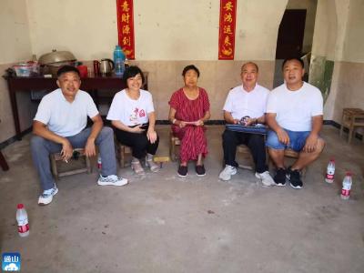 洪港镇：捐资助学献温暖  贫困学子圆梦想