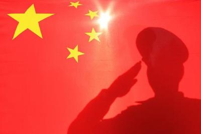 敬礼！敬礼！敬礼！