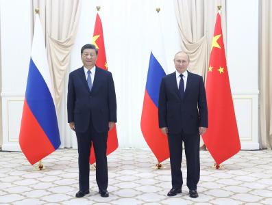 习近平会见俄罗斯总统普京 