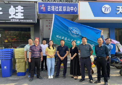 【下基层 察民情 解民忧 暖民心】县实验高中：党员干部开展“下基层察民情解民忧暖民心”活动