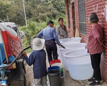 【“一下三民”实践活动·共同缔造】大畈镇：送水到户解民愁 齐心协力渡难关