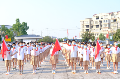 县迎宾路小学：组织少先队员参加“9.30烈士纪念日”公祭活动