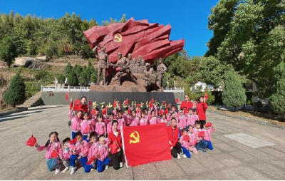 县政府幼儿园：开展红色教育实践活动