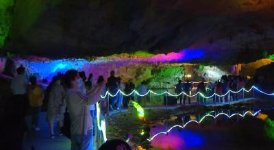 V视 | “十一”国庆假期 通山县共接待游客44.46万人次 旅游综合收入2.63亿元