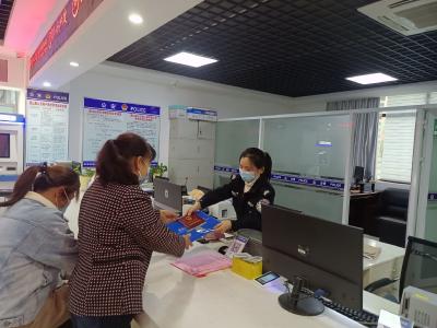 【奔跑新征程 建功新时代】通山公安：“一次不跑”就能办好