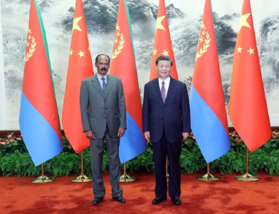 习近平同厄立特里亚总统伊萨亚斯举行会谈   