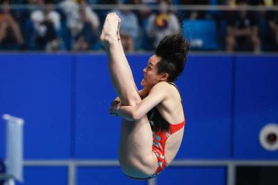 稳！冠军陈艺文！