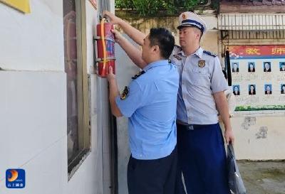 通山县消防救援大队：多部门联合开展学校消防产品专项检查 