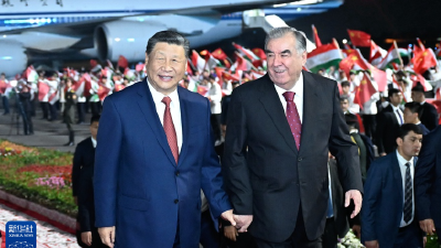 习近平抵达杜尚别开始对塔吉克斯坦进行国事访问