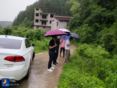 大路乡：党员干部冲锋一线筑起防汛“红色堤坝”