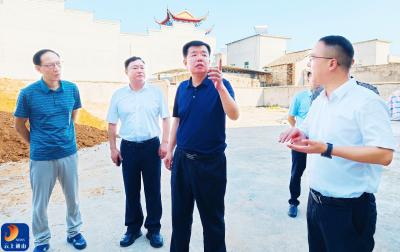 吴涛在调研青少年成长学校时强调：带着情怀责任与方法 加快打造温暖温馨育人环境
