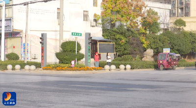 风雨无阻“志愿红” 温情守护“文明路”