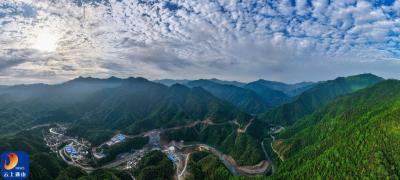 回眸2025丨万事有解，通山有为 ——2025，以“求解”之笔，答“有解”之卷