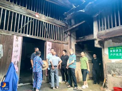 锚定战时状态 勇担防汛使命——厦铺镇人大代表齐履职