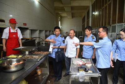 应城市食药监局为学校食堂“体检”为“两考”护航