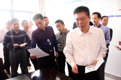 关于普遍建立法律顾问制度的通知