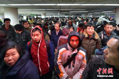 社会|官方明确春运时间 大年三十火车票12月29日开抢 