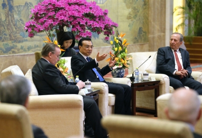 时政|李克强回应国际知名人士：全球化问题需要全球人携手解决