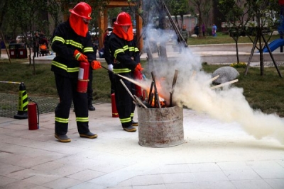 市房管局组织全市物业企业消防培训演习