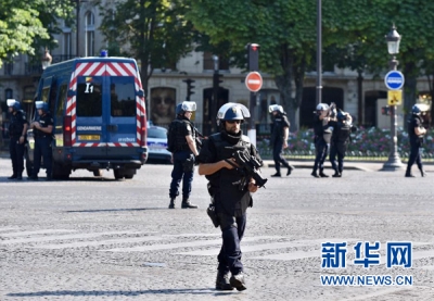 国际|巴黎香榭丽舍大街发生驾车冲撞宪兵车辆事件