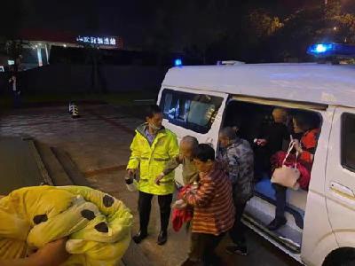 一夜无眠！ 武汉公安迎战风雨守护平安