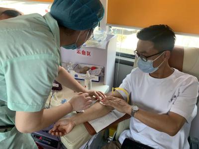 应城黄滩镇46名干群参与无偿献血