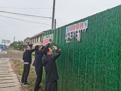 应城城北街道25支“创卫”队“战斗在一线”