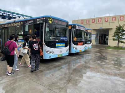 服务企业职工通勤 “零距离”  应城首条定制公交服务专线运行