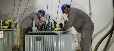 应城供电部门零点检修确保电网设备运行安全