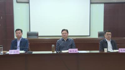 徐长斌在全市村（社区）党组织书记座谈会上强调：站稳人民立场 走好群众路线 全面推进乡村振兴