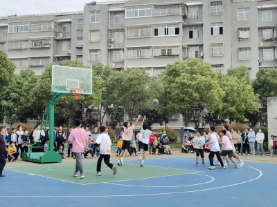 追“球”风采    展现真我  应城四里棚中心学校举行校园篮球赛