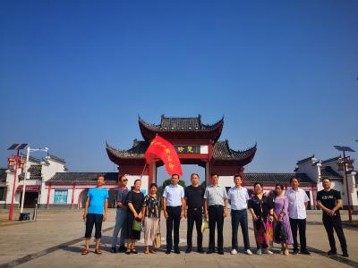 两地作家走进应城美丽乡村采风