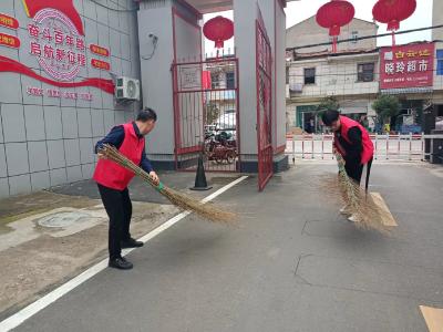 应城杨河镇开展迎中秋庆国庆卫生大扫除活动