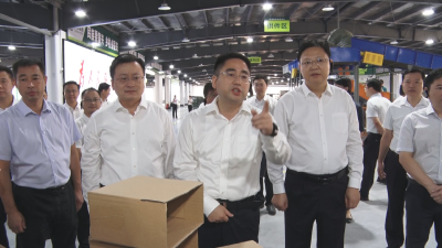 孝感市寄递物流高质量全覆盖建设现场推进会议与会人员来我市现场观摩