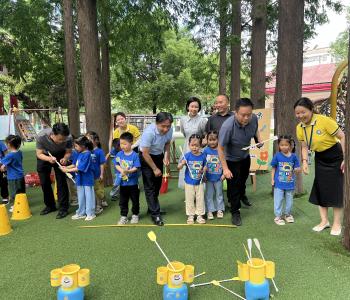 “沉浸”美好体验  “绽放”灿烂童趣   应城实验幼儿园40年园庆遇上“六一”