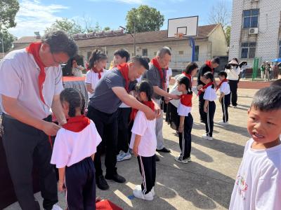 应城市田店小学举行少先队新队员入队仪式