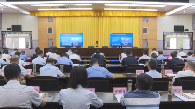 我市组织收听收看孝感市县处级主要领导干部“学习贯彻党的二十大精神 奋力谱写中国式现代化孝感篇章”专题培训班暨市委理论学习中心组集体（扩大）学习会议