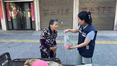 应城开展夏季送清凉专项救助行动