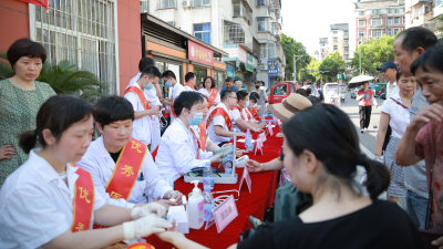 应城市人民医院多种形式庆祝医师节