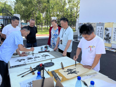 应城市长江埠街道开展“和美七夕，翰墨传情”书画创作活动