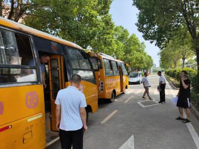 应城市四里棚：校车“体检”，师生安心