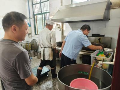 应城市黄滩镇开展市场监管执法   确保秋季校园食品安全