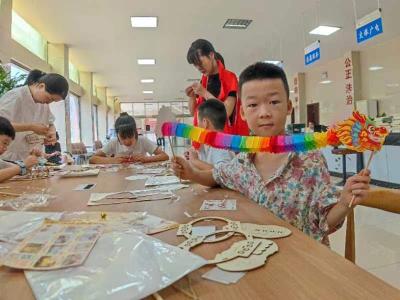 应城市四里棚街道：点亮灯笼 喜迎中秋