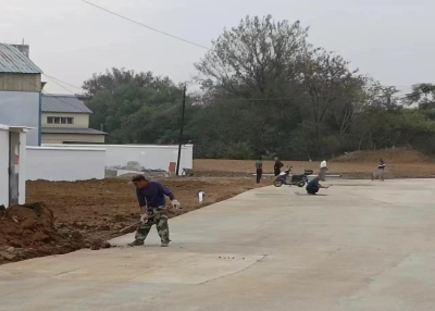 应城市长江埠街道：路域环境整治焕新出行路