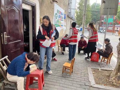 医保宣传进小区 惠民政策暖人心