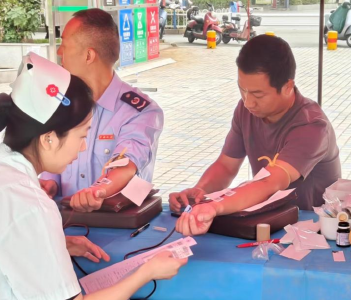 应城市自然资源和规划局11名干部职工踊跃参与无偿献血活动