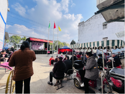 应城市城中街道：“送戏下乡”到家门  好戏唱响国光村