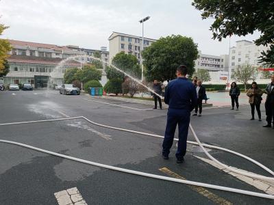 应城市汪家台社区组织物业和居民参加微型消防站培训学习