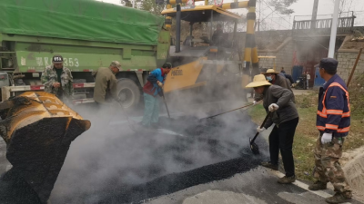 应城市长江埠街道：道路刷黑为出行铺就坦途