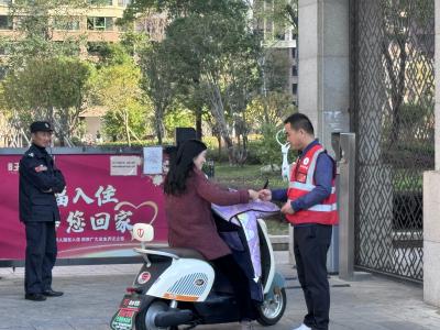 应城市城中街道星星社区：露天观“影”筑牢“反诈墙”，警社同心汇聚“平安灯”